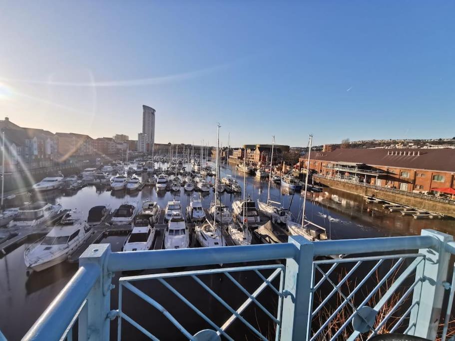 The Quay - Harbour View - By Tifa Stays Swansea Exteriér fotografie